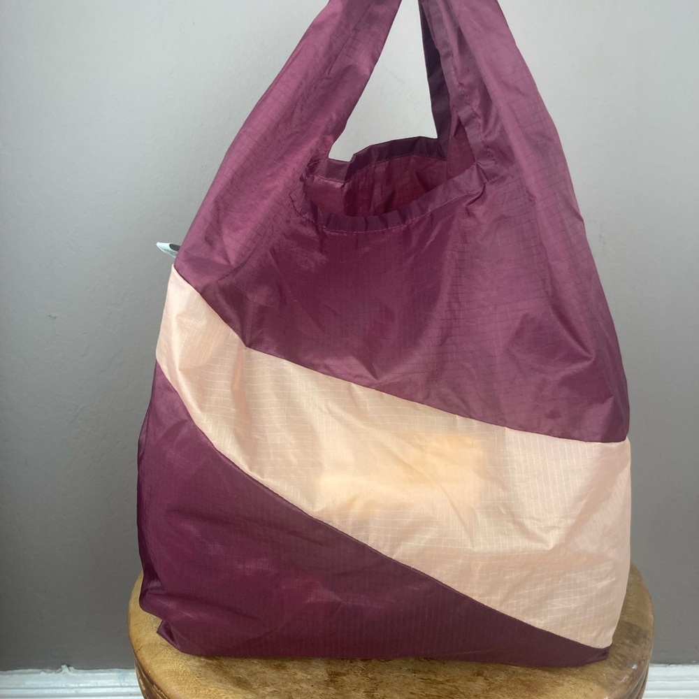 The New Shopping Bag by Susan Bijl